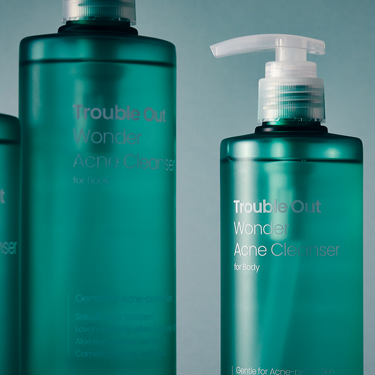 Get rid of back acne with Dr. Wonder's natural body wash. Ideal for sensitive skin, our herbal-scented formula removes oils and leaves skin feeling refreshed and soothed.